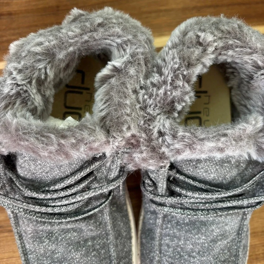 Hey Dude Britt Youth Grey Glitter Faux Fur Lined Ankle Boots